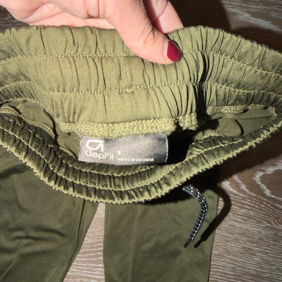 Boys Gap Fit army green elastic waist pull on pants joggers size Small - Picture 2 of 2